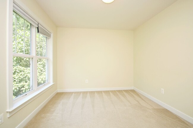 Building Photo - Dog-Friendly Brookwood Home Near UVA Medical Center & Downtown