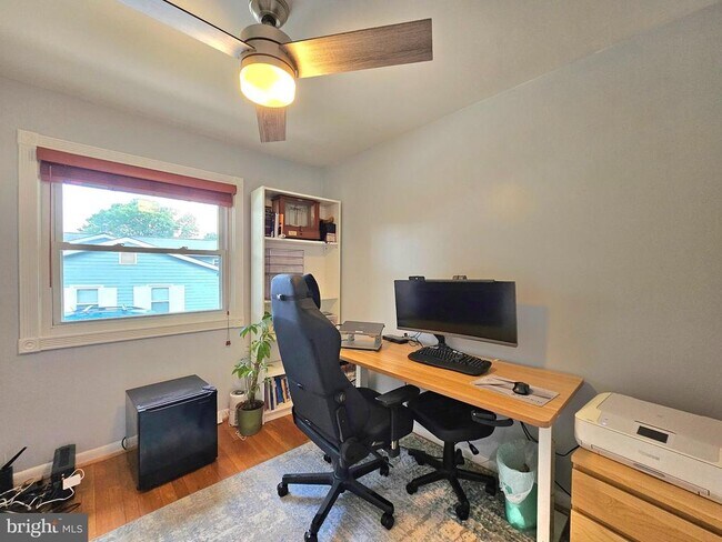 Building Photo - 5918 King James Dr