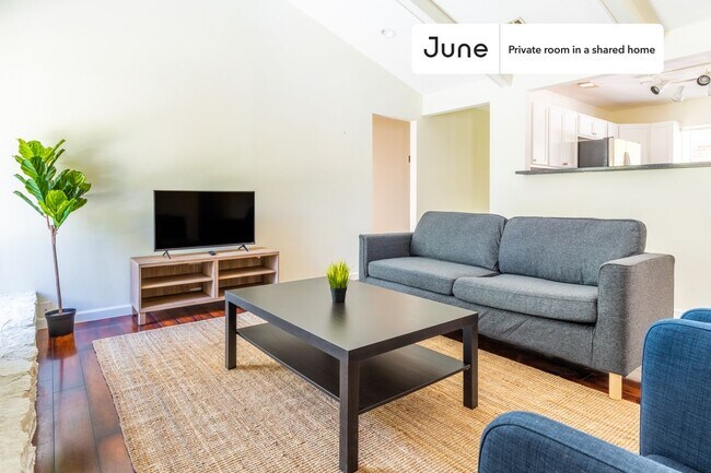 Building Photo - Room in Shared 4 bed/2 bath home