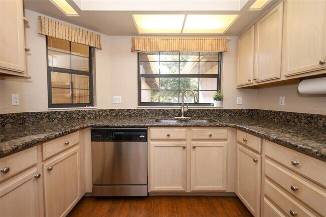 Building Photo - 2021 Arbor Way