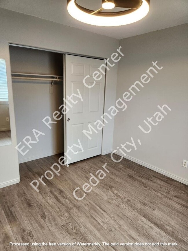 Building Photo - Move-In Discount!! 2 bedroom - 2 Bathroom Twin Home