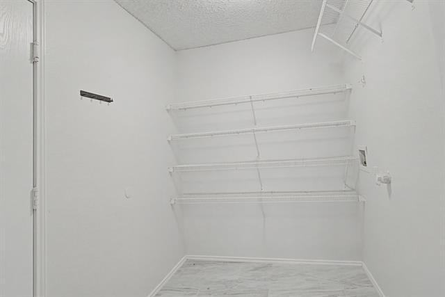 Building Photo - 1421 Knottingham Dr