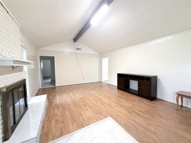 Building Photo - 7303 Shiner Ln