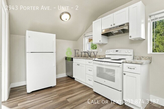 Building Photo - 2943 Porter Ave