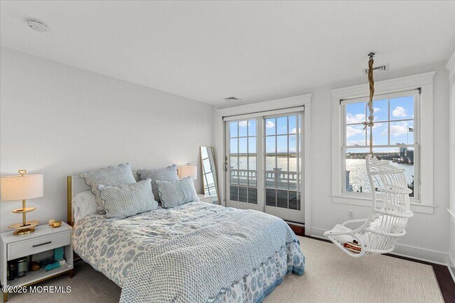 Building Photo - 1200 Bay Ave