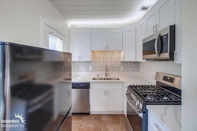 Building Photo - Updated 2Bdm 1Ba Apartment in Point Loma Heights!