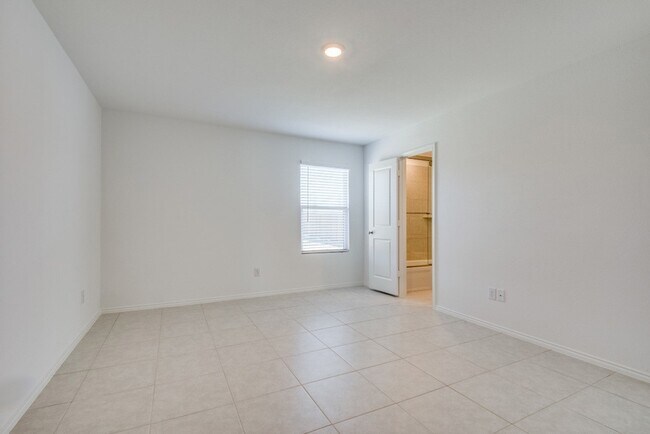 Building Photo - 7516 Larson Ln