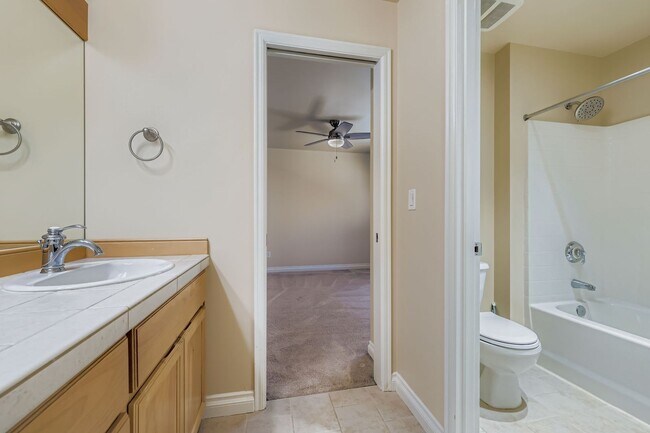 Building Photo - 4Bd/3.5Ba Sammamish House