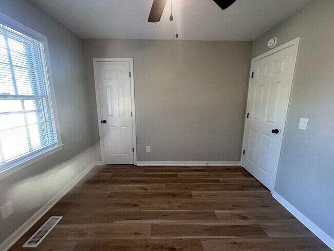 Building Photo - 3728 Baywater Dr