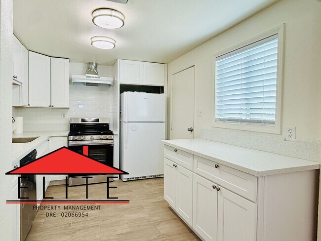 Building Photo - 332AL