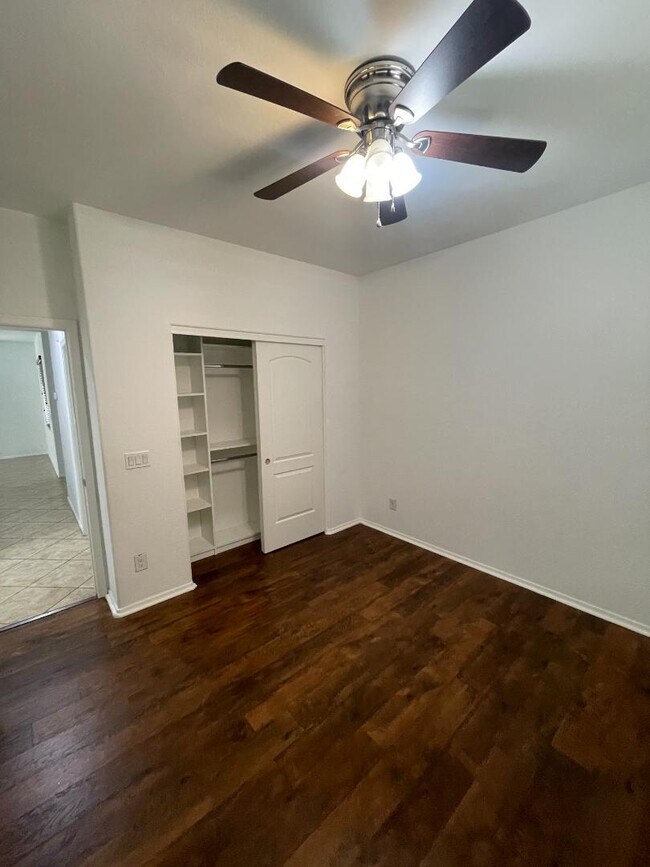 Building Photo - 4425 E Muriel Dr