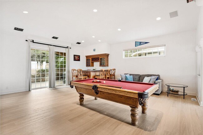 Building Photo - 1 Overlook Pl