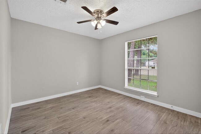 Building Photo - 9510 Landry Blvd