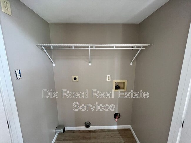 Building Photo - 307 Park Dr