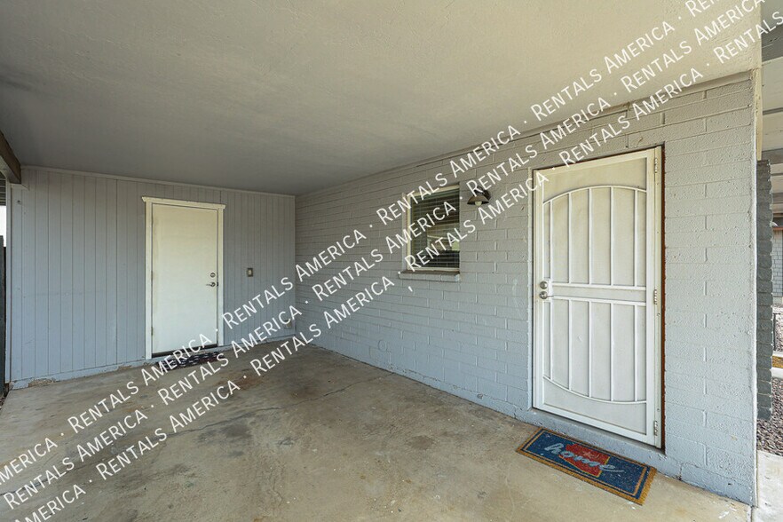 Building Photo - 3935 S Beck Ave
