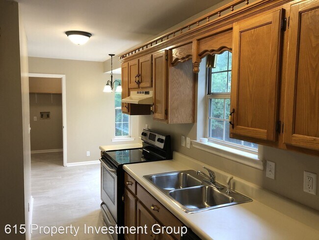 Building Photo - 3 br, 2 bath House - 314 Castlewood Dr