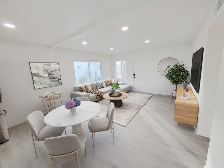 Building Photo - 2224 Delaware Ave