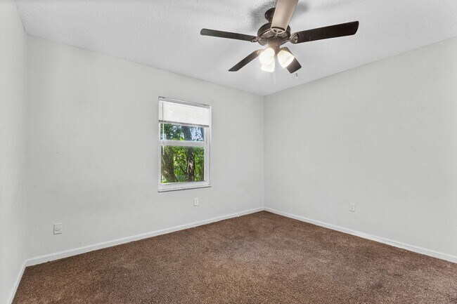 Building Photo - 13789 Yarmouth Dr