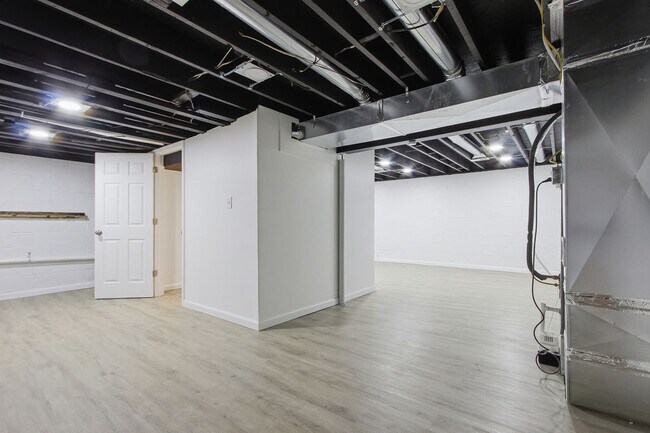 Building Photo - 29 Janyce Dr
