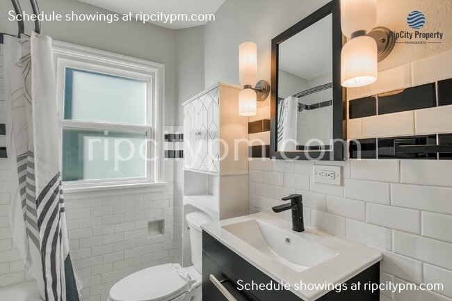Building Photo - 2521 SE 64th Ave