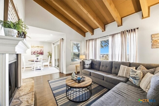 Building Photo - 1135 Parkview Dr