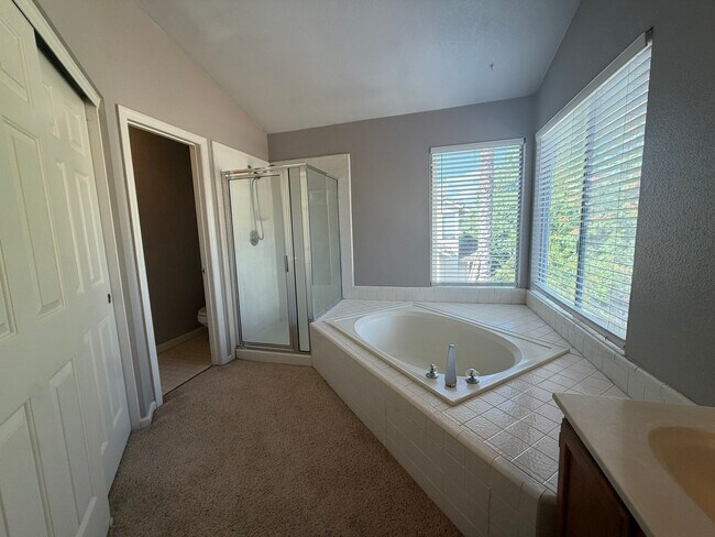 Building Photo - 8420 Oak Flat Way