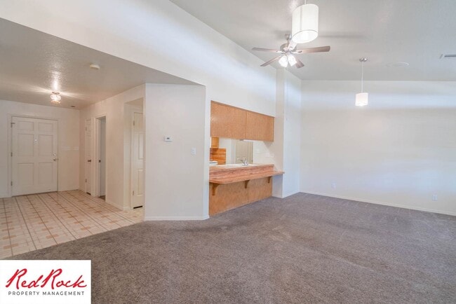 Building Photo - 3 Bedroom End Unit Home in Downtown St. Ge...