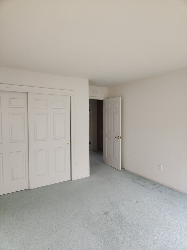 Building Photo - "Must See" House in Oakmont w/beautiful vi...