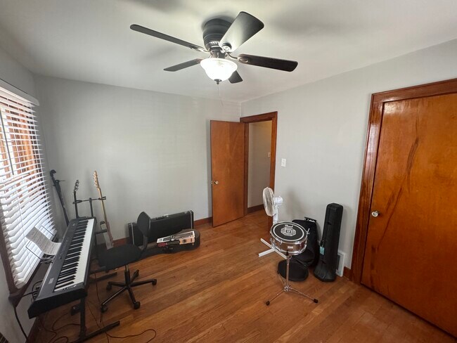 Mainfloor bedroom 1 - 1112 William St