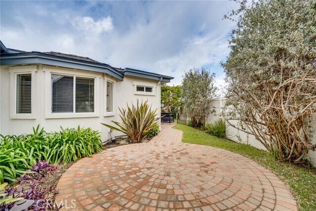 Building Photo - 24261 Cortes Dr