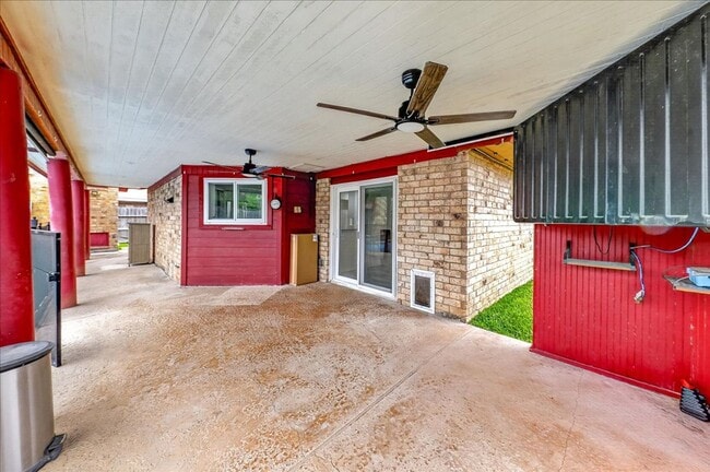 Building Photo - 5025 Romford Dr