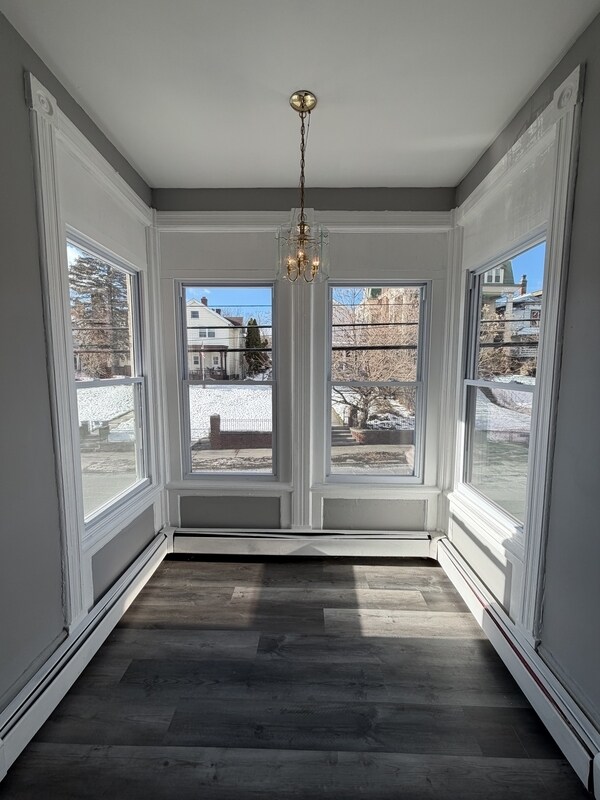 Building Photo - 241 Saratoga St