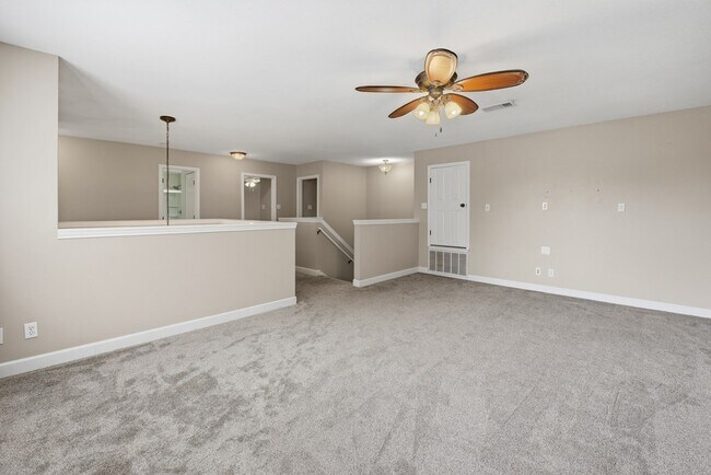 Building Photo - 37 Pinon Ct