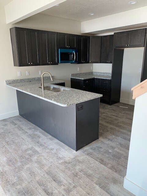 Building Photo - 88 E 250 N