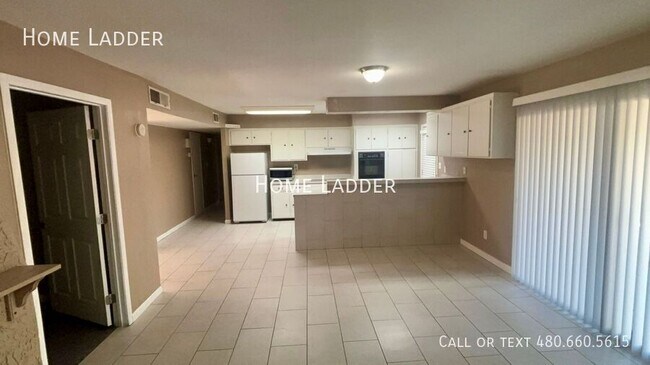 Building Photo - 1128 E Broadmor Dr
