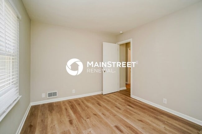 Building Photo - 3 Bedroom Pet-Friendly Home in COLUMBUS, O...