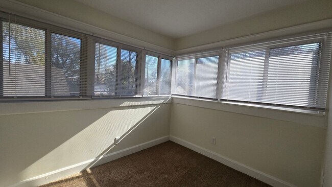 Building Photo - Fully Remodeled Historic Garfield Park Cha...