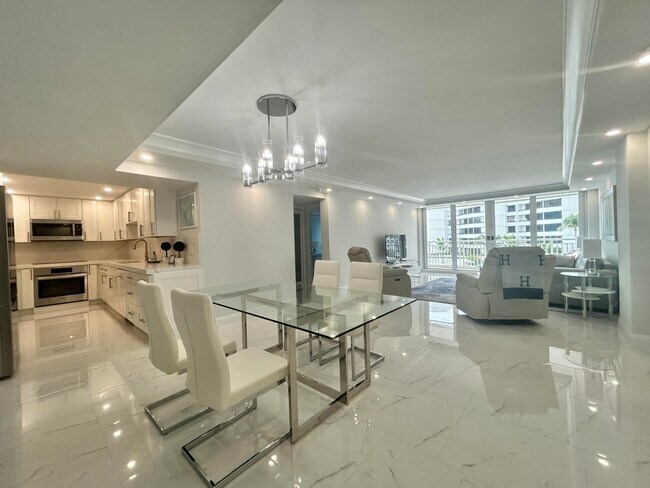 Building Photo - 3546 S Ocean Blvd