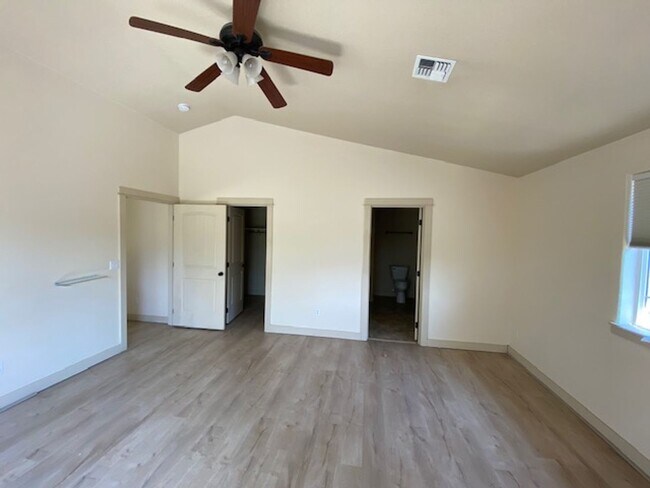 Building Photo - 20166 Merriewood Ln
