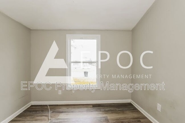 Building Photo - 402 S Flanner St