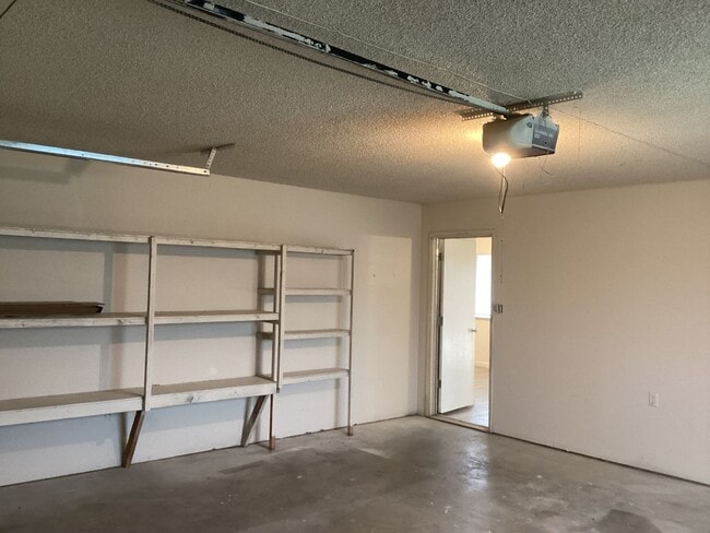 Building Photo - 16385 N D St