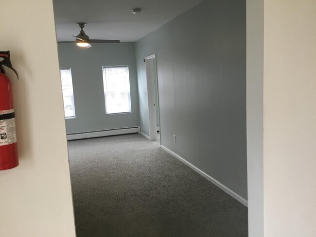 Building Photo - 90 Union Ave