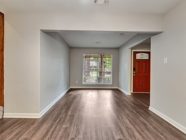 Building Photo - 2030 Lone Rock Dr