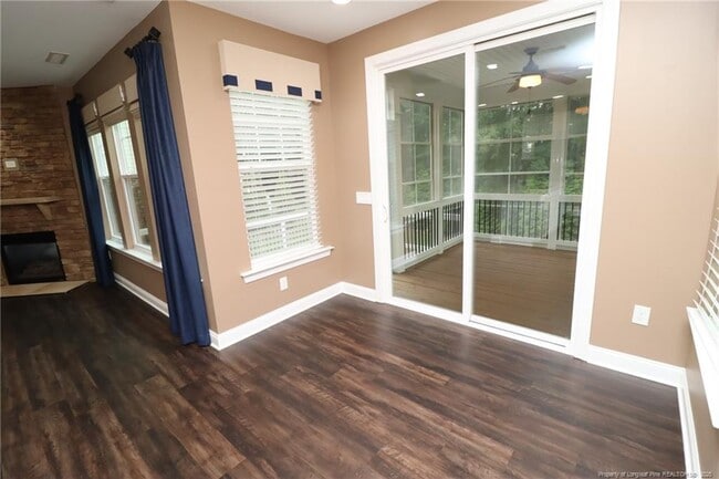 Building Photo - 1585 Tice Hurst Ln