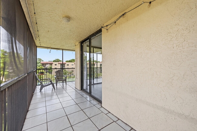Building Photo - 10401 W Broward Blvd