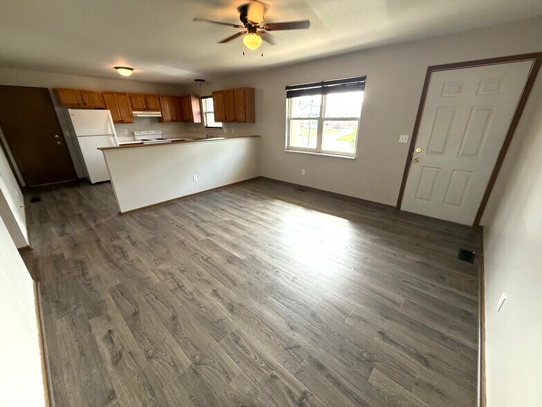 Building Photo - 608 Linda Ln