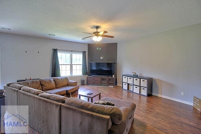 Building Photo - 248 Sawmill Rd