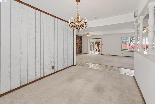 Building Photo - 1450 Kolln St