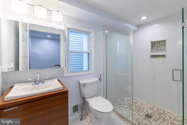 Building Photo - 1243 N Palethorp St