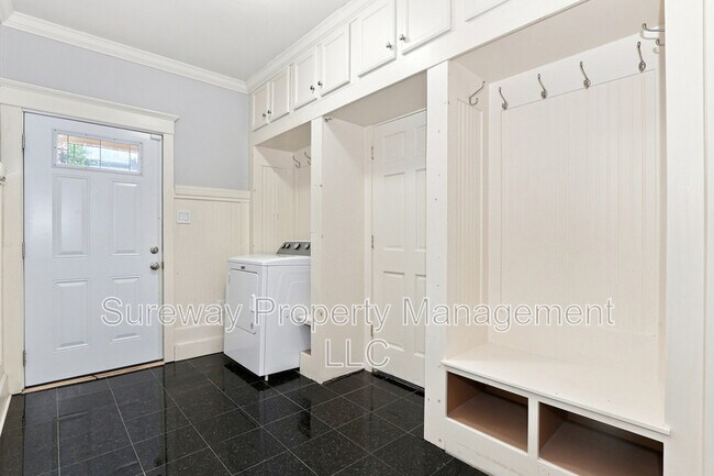 Building Photo - 342 Quaker Rd